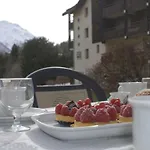 Front Slope Apartment *