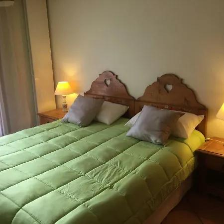 Front Slope Apartman