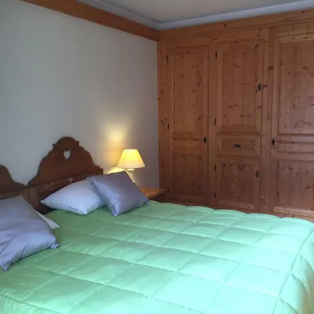 Front Slope Apartman *