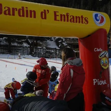 Front Slope Apartman