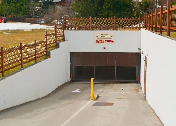 Front Slope 아파트