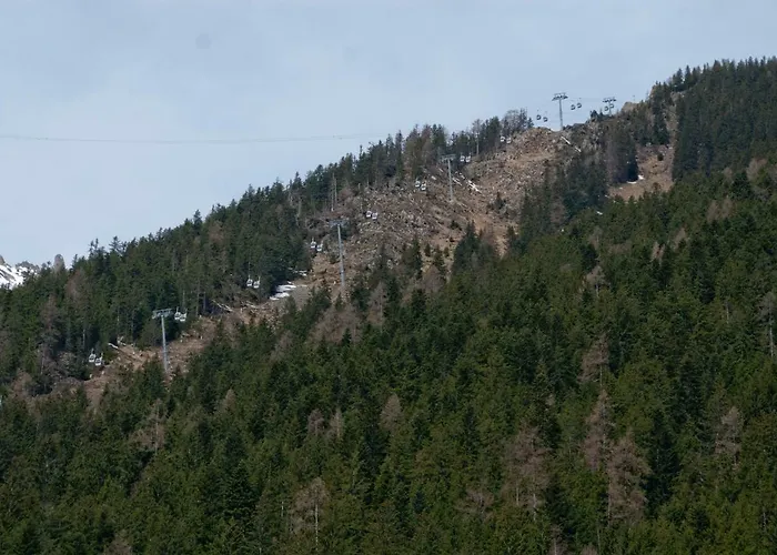 Front Slope 아파트